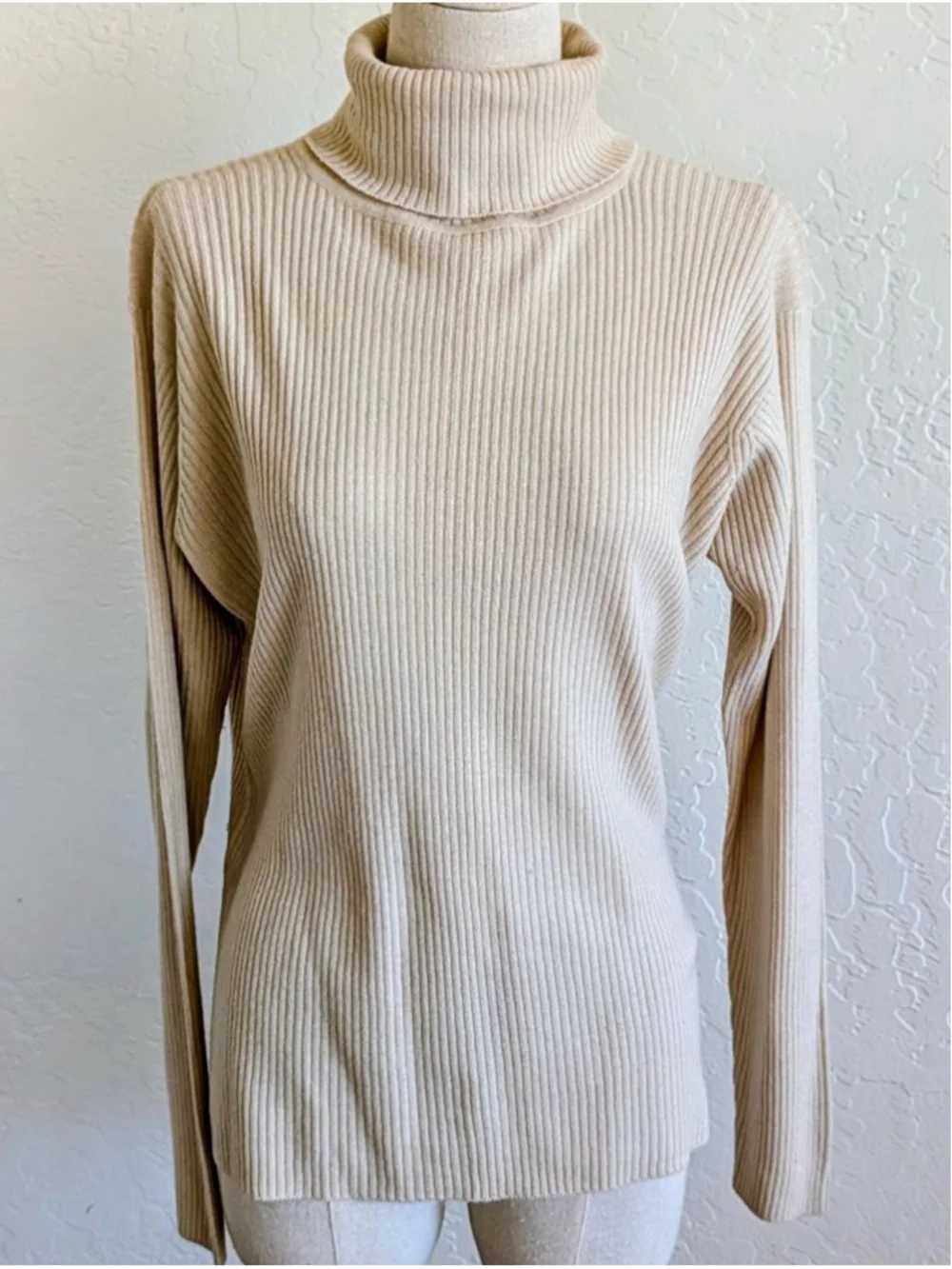 Cream Ribbed Turtleneck Sweater Quiet Luxury Minimalist Layering Knit Medium